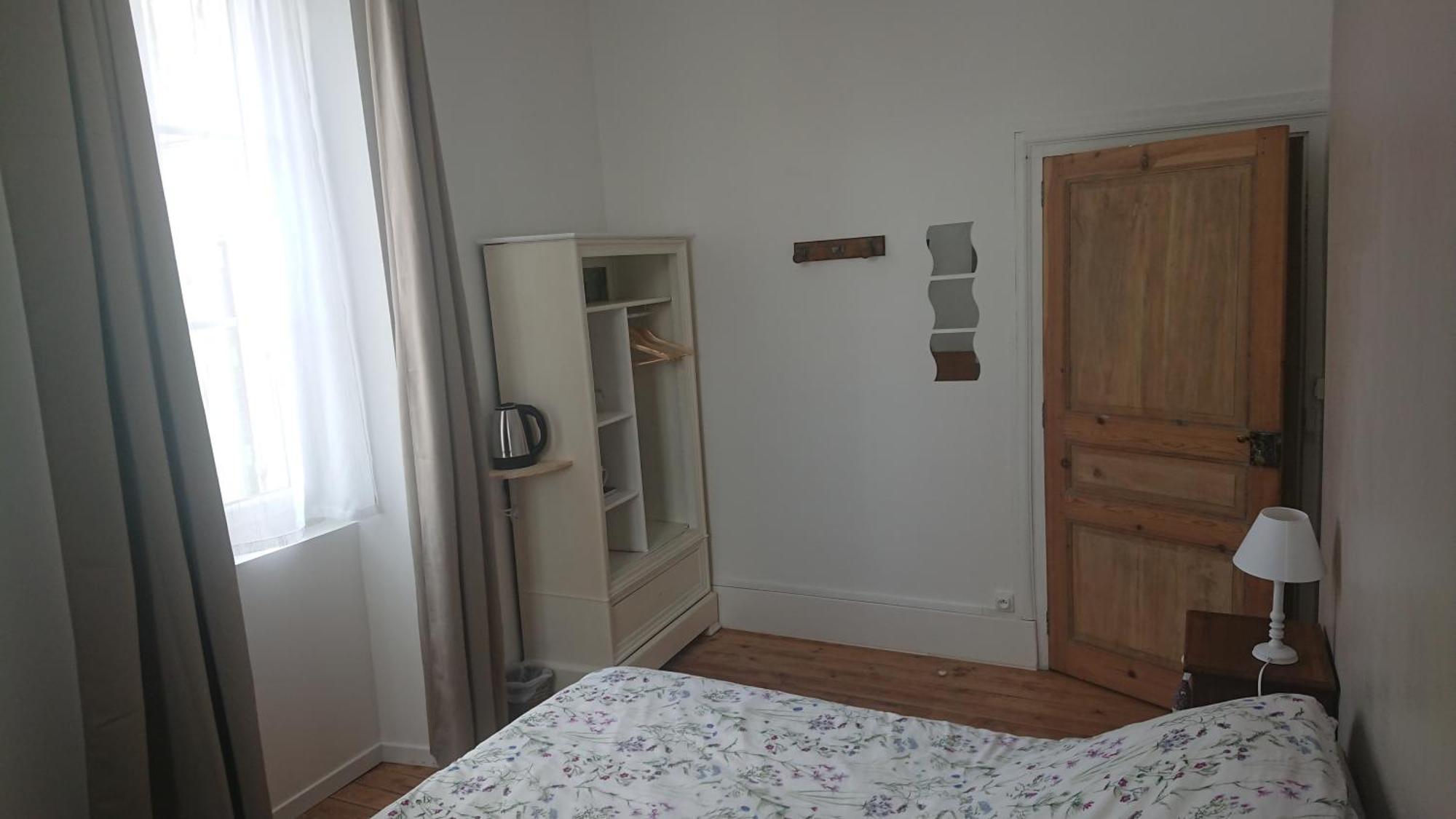Agreable Chambre, Salle De Bain Privative, La Placotte * Saint-Clar